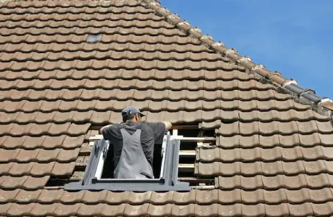 Pose de velux à Rioux
